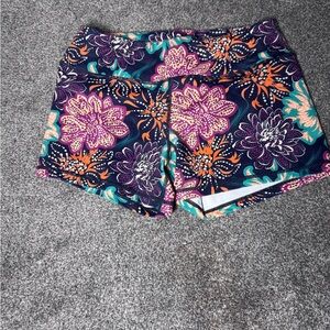 CRZ YOGA Women's Floral Athletic Shorts - Purple and Orange
